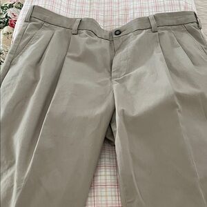 croft & barrow Men's Pleated Chino Pants in Light Khaki